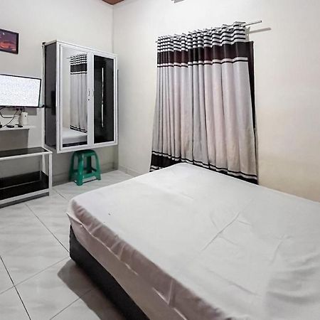 Hotel SPOT ON 2389 Kostel 99 Pangkal Pinang Exterior foto